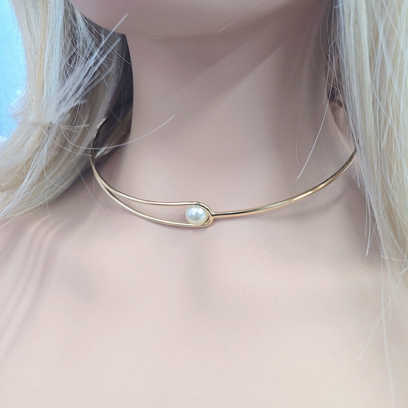 Faux Pearl Elegant and Luxurious Vintage Chocker