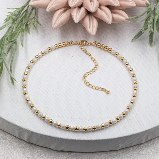 Dainty Beaded Pearls Choker