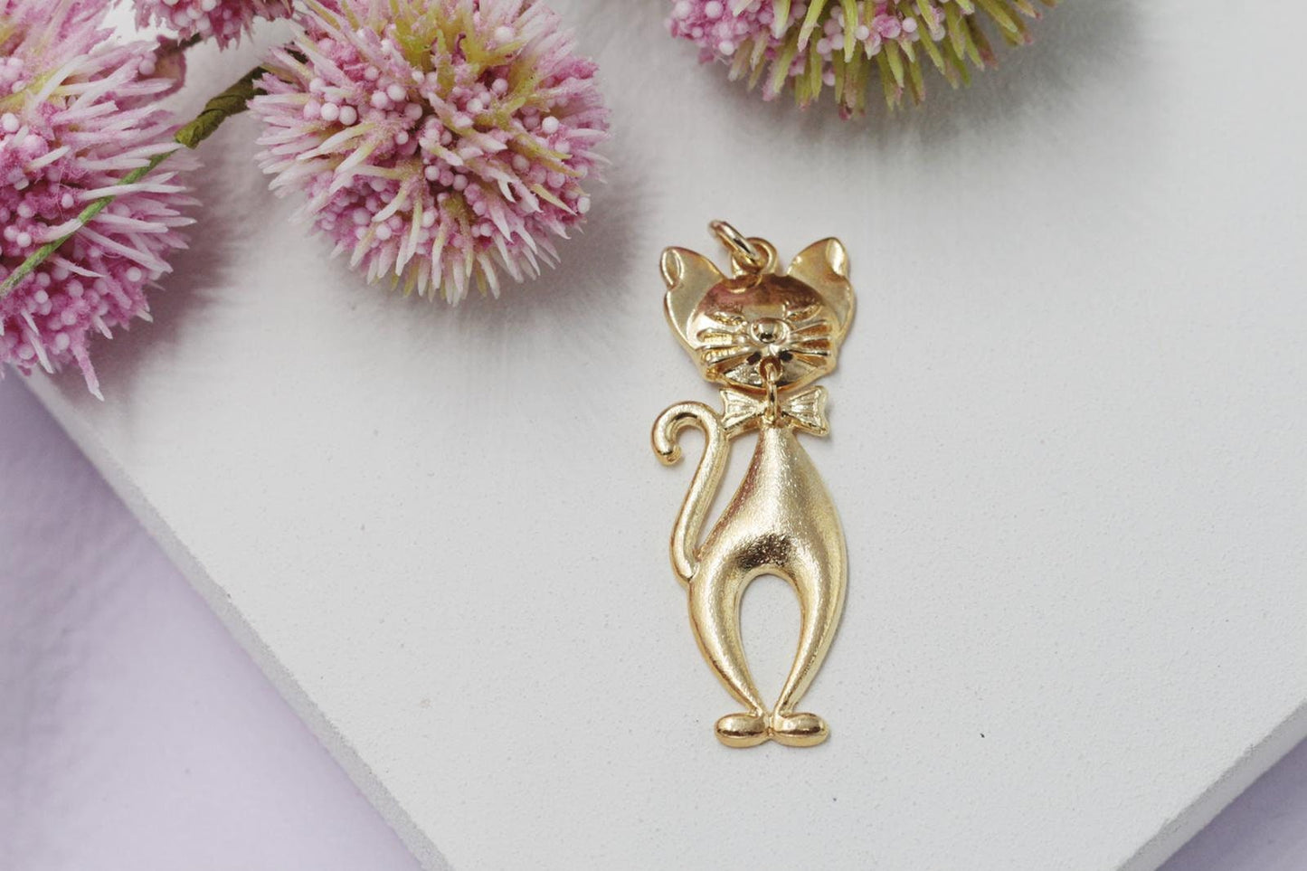 Funny Sitting Cat Pendant