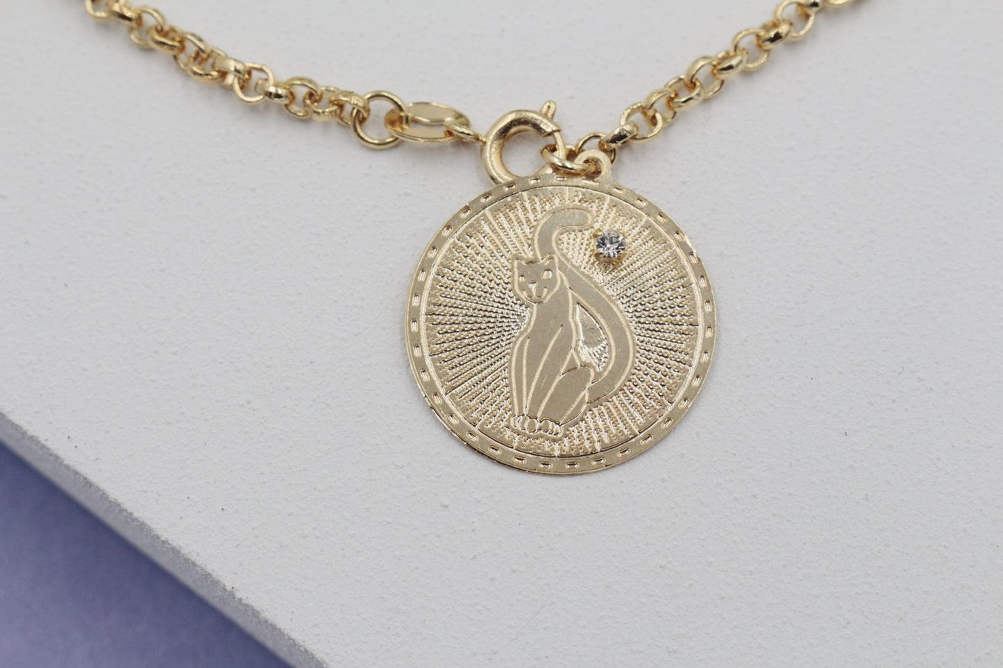 Rolo Chain with Cat and Cubic Zirconia Stone Detailed Medallion Anklet