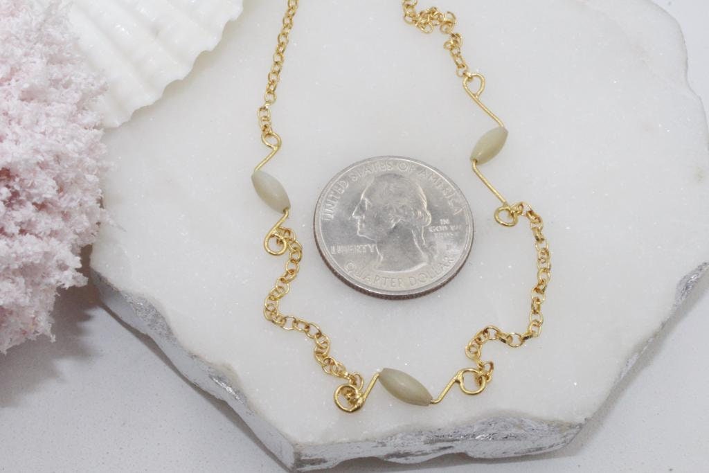 Beautiful White Bead Detailed Rolo Chain Necklace