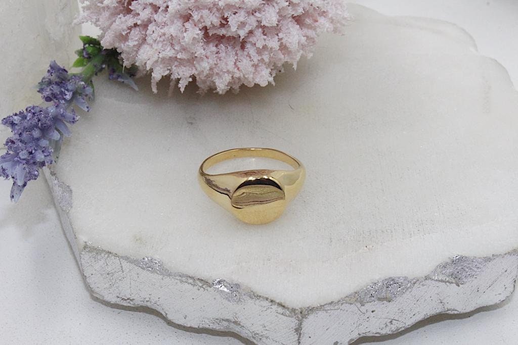 Oval Plaque Style Ring