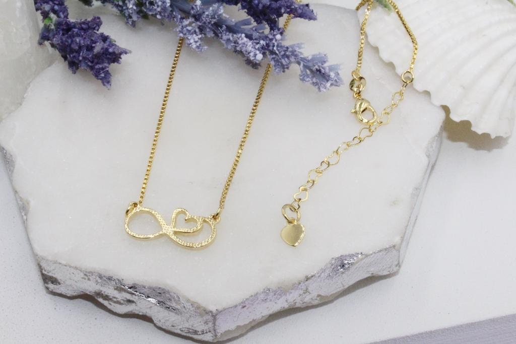 Heart Accent Infinity Sign Box Chain Necklace