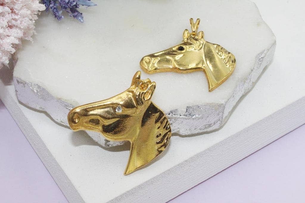 Cubic Zirconia Eye Detailed Horse Pendant