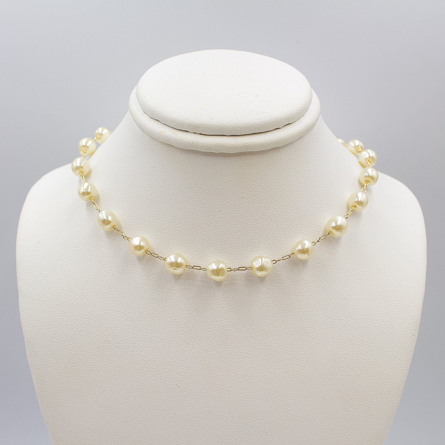 Rounded Pearl Necklace
