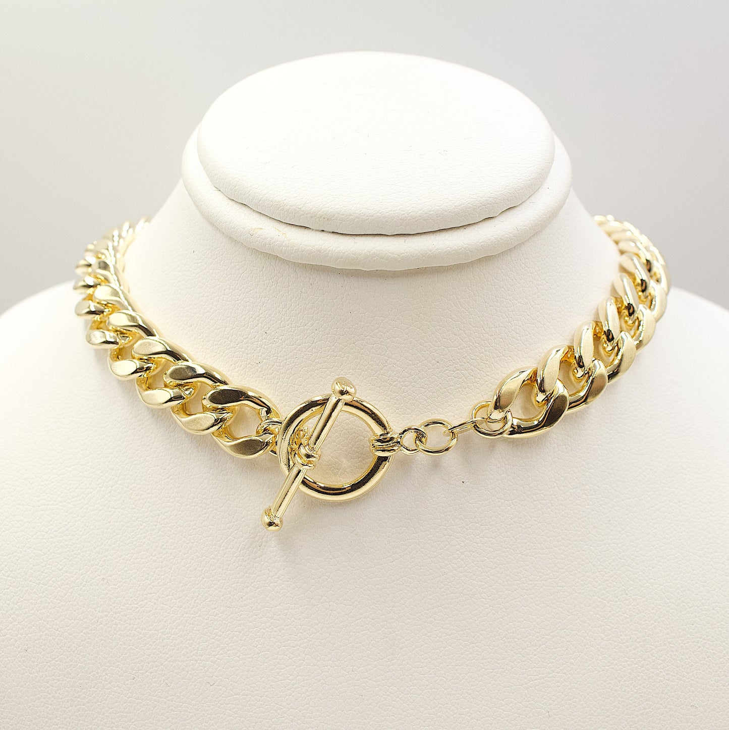 Chain With Toggle Clasp Necklace