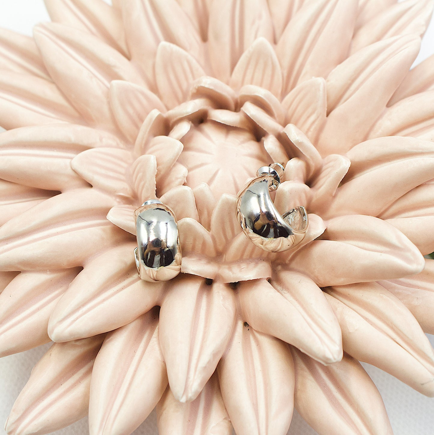 Thick And Flat Open Ring Earrings