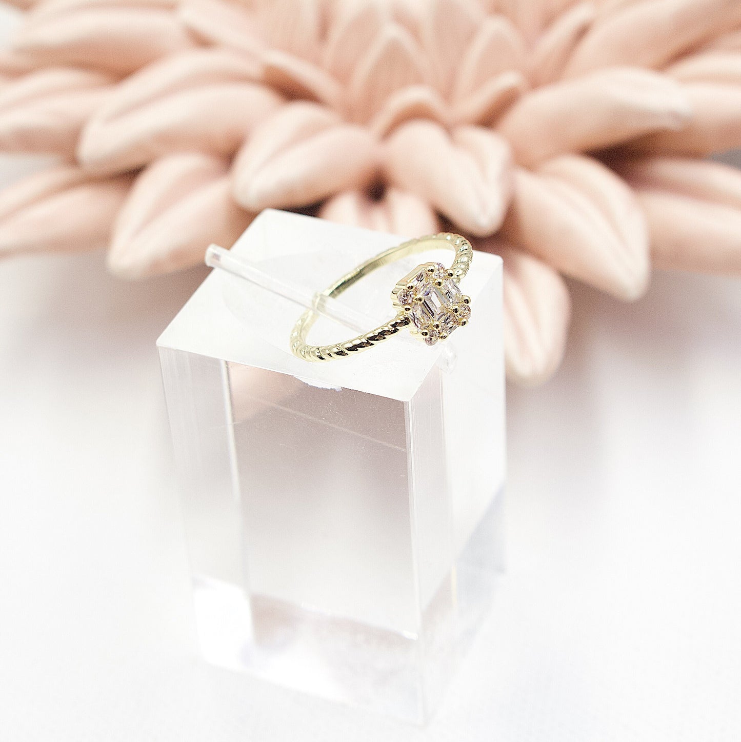 Twisted Rim With A Mix Of Shiny Stones Ring