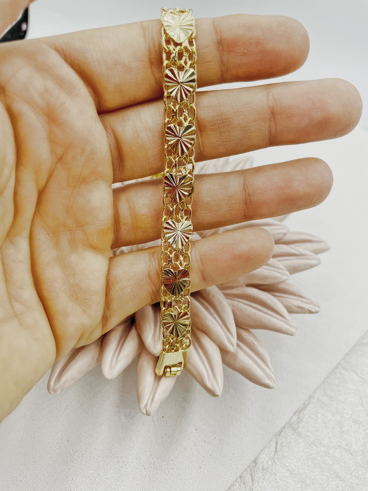 Diamond cut Heart Design Bracelet