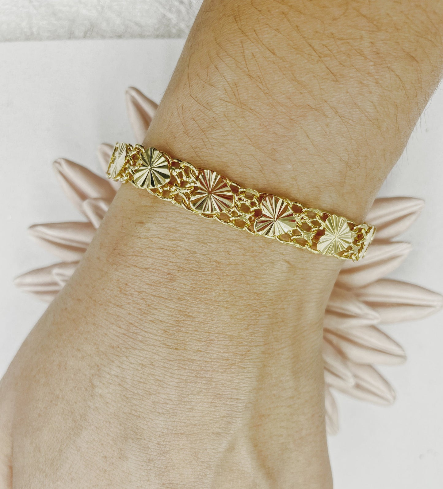 Diamond cut Heart Design Bracelet
