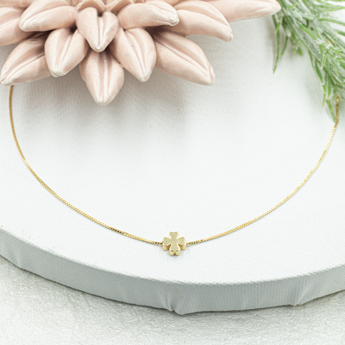 Dainty Box Clover Choker