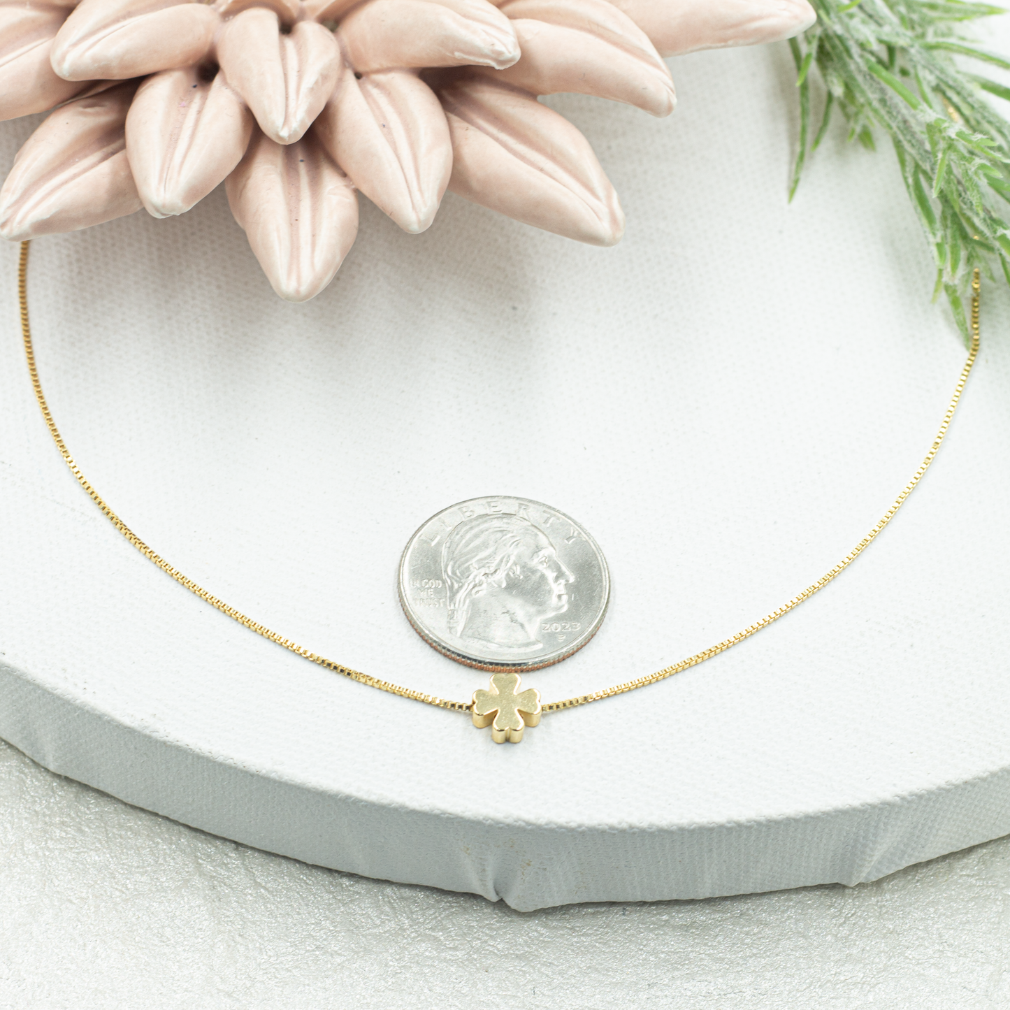 Dainty Box Clover Choker