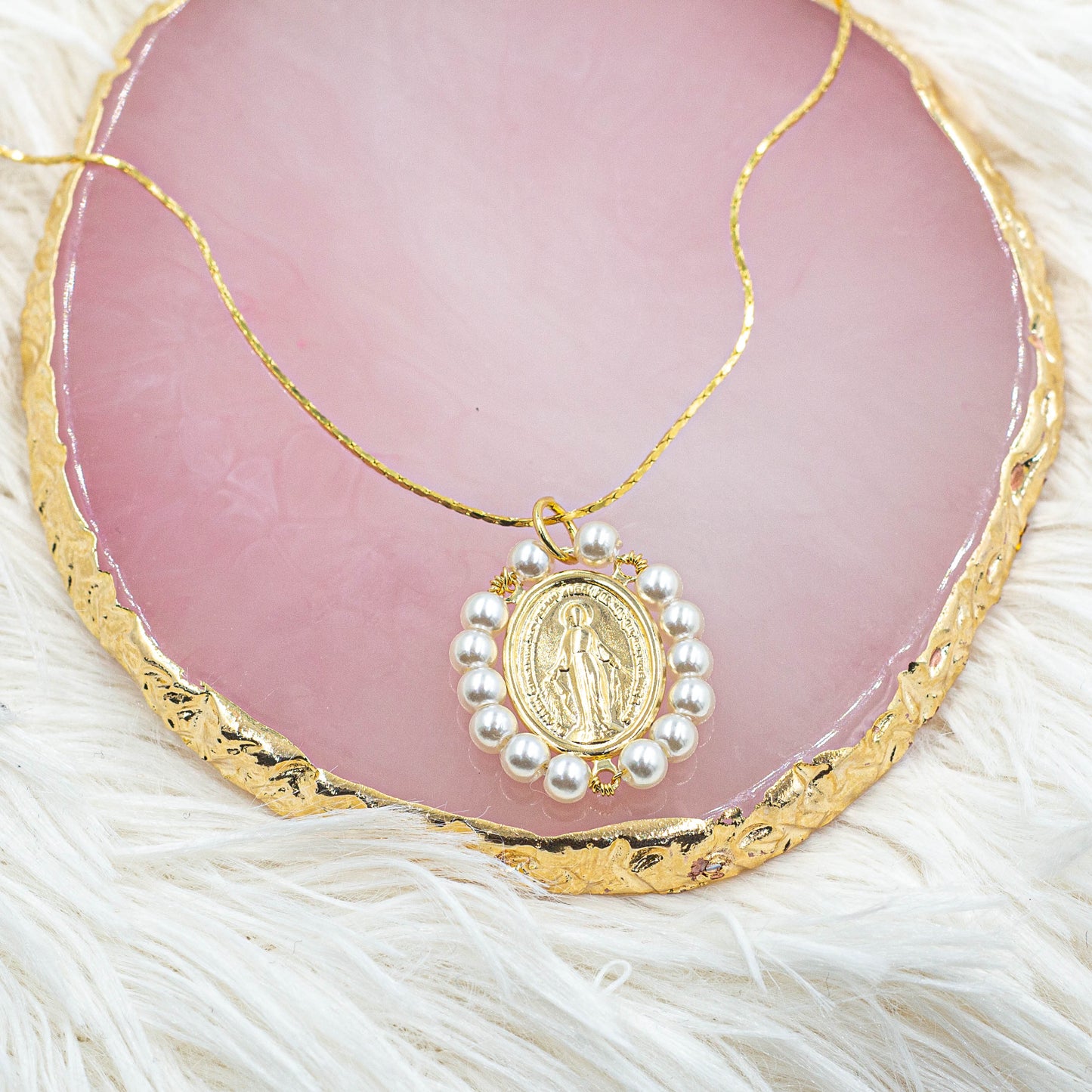 Mother of Pearl Virgin Mary Pendant | Virgin Mary Medallion Pendant