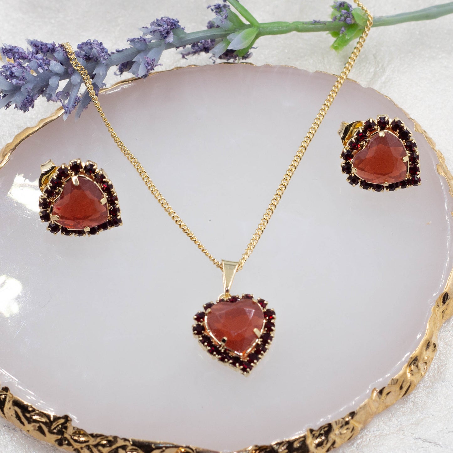 Beautiful Heart Shaped Pendant Necklace & Stud Earrings Set