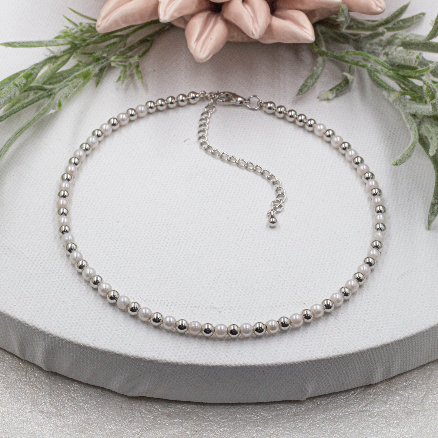 Dainty Beaded Pearls Choker