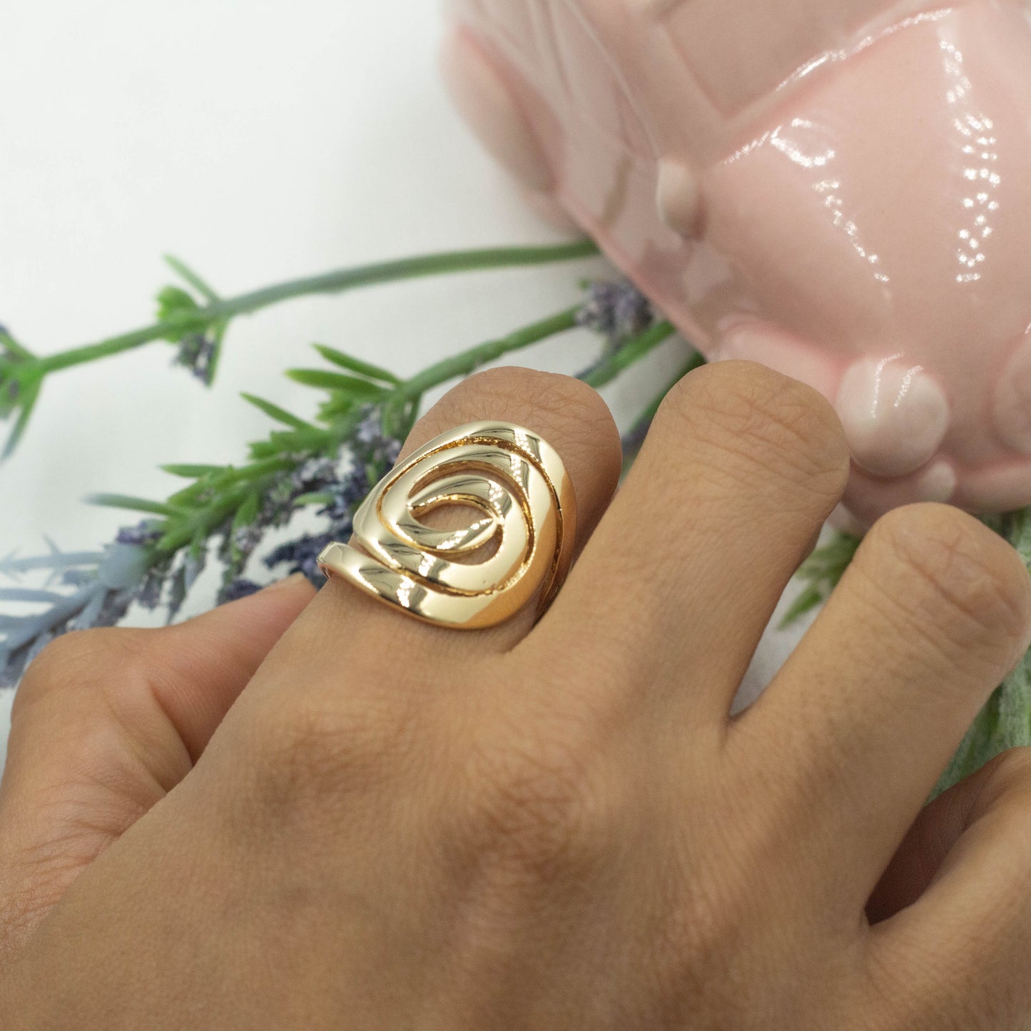 Plain Swirl Gold Ring