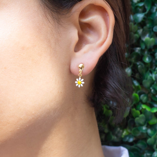 Dainty Daisy Flower Earrings