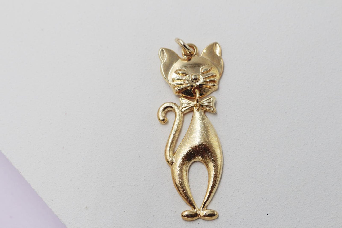 Funny Sitting Cat Pendant