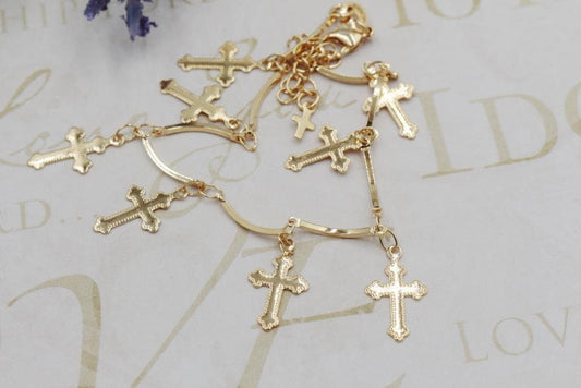 Scalloped Chain with Dainty Detailed Cross Charms Bracelet