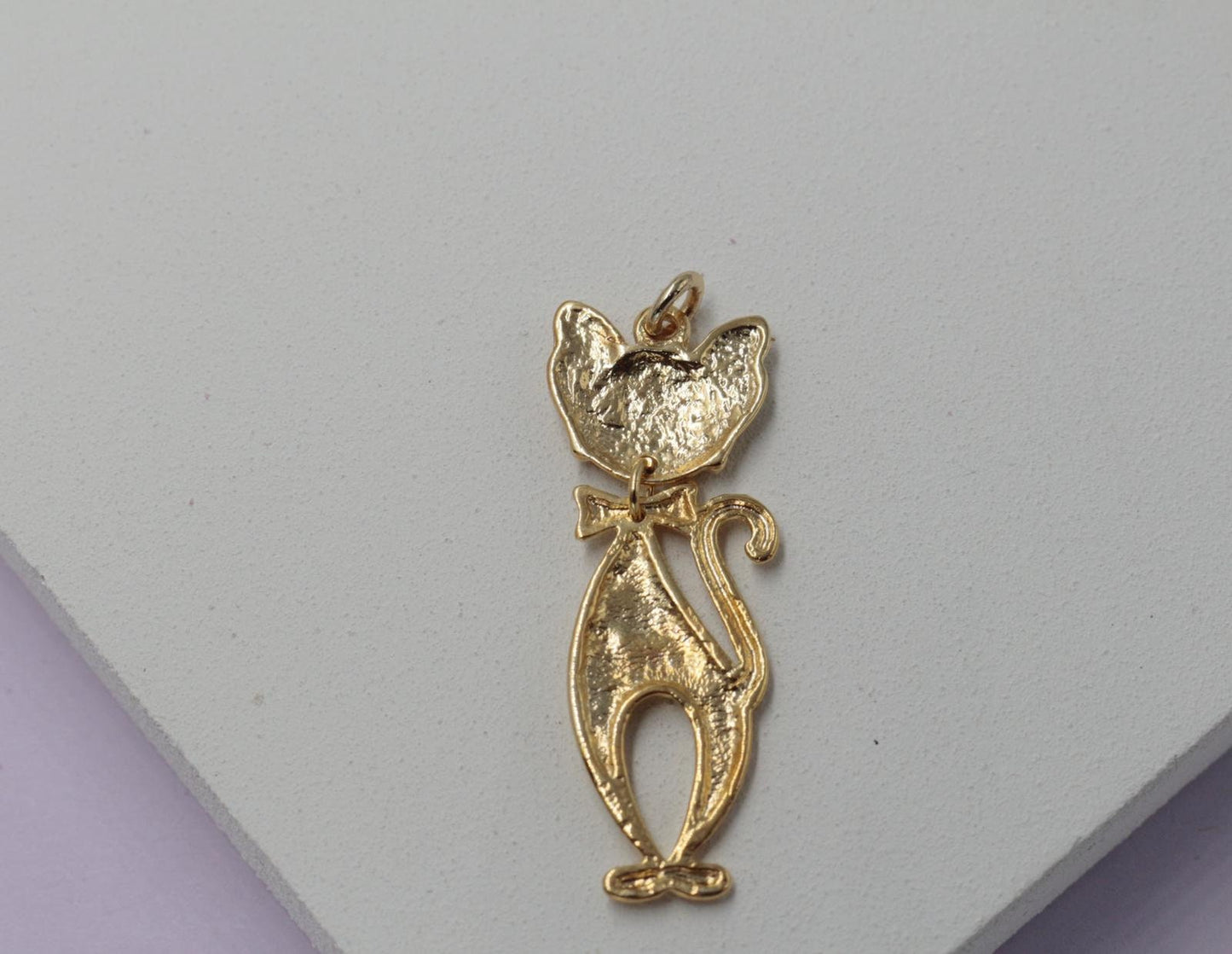 Funny Sitting Cat Pendant