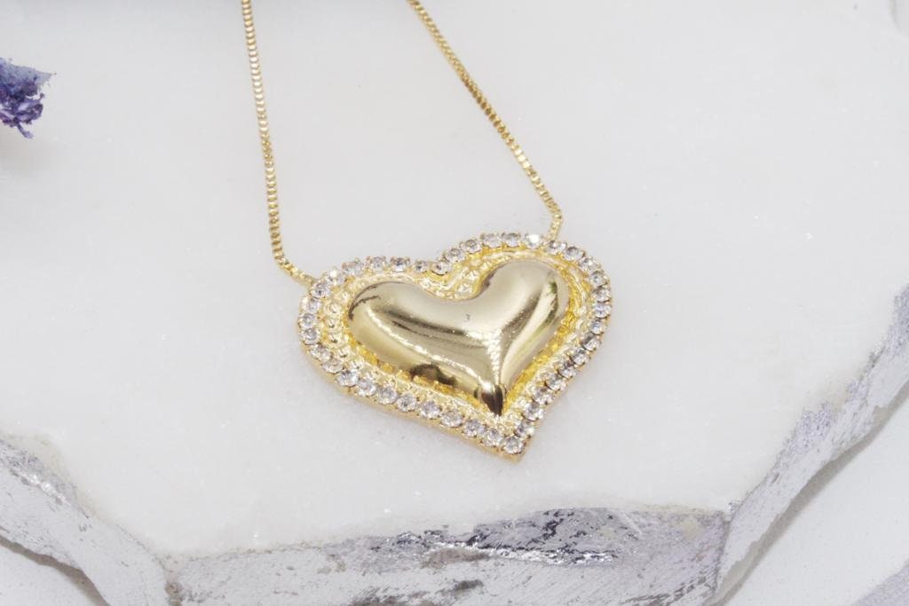 Traced Golden Heart Box Chain Necklace