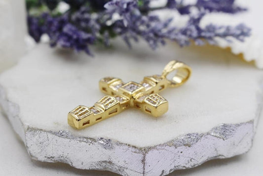 Cubic Zirconia Detailed Crucifix Cross Pendant