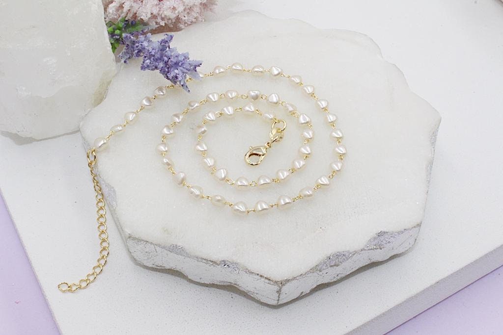 Faux Pearl Hearts Choker