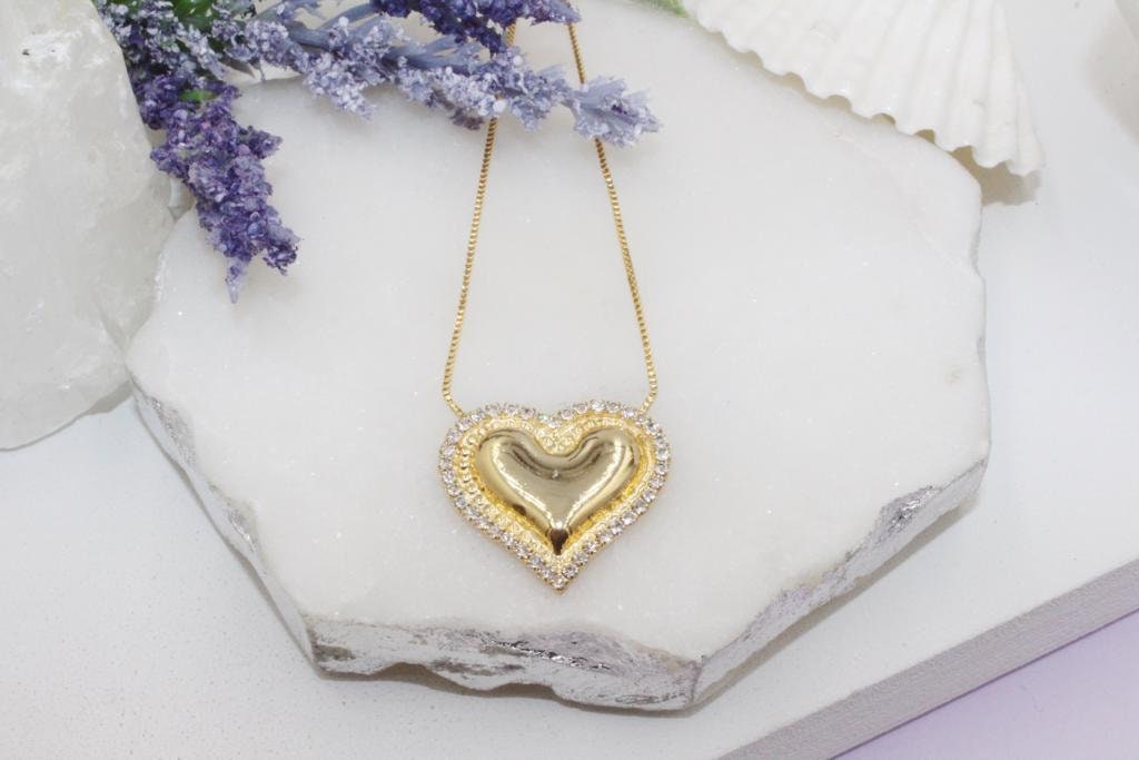 Traced Golden Heart Box Chain Necklace