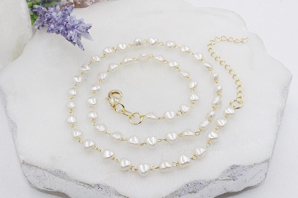 Faux Pearl Hearts Choker