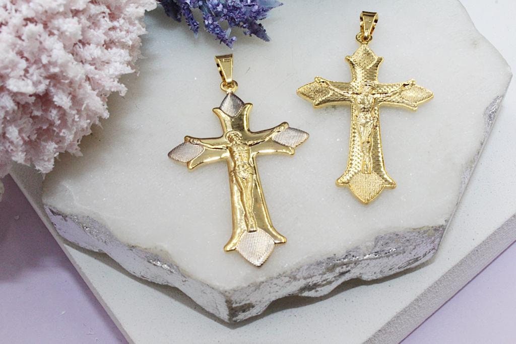 Silver Pointed Crucifix Pendant