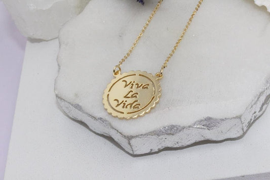"Viva La Vida" Scalloped Medallion Cable Chain Necklace