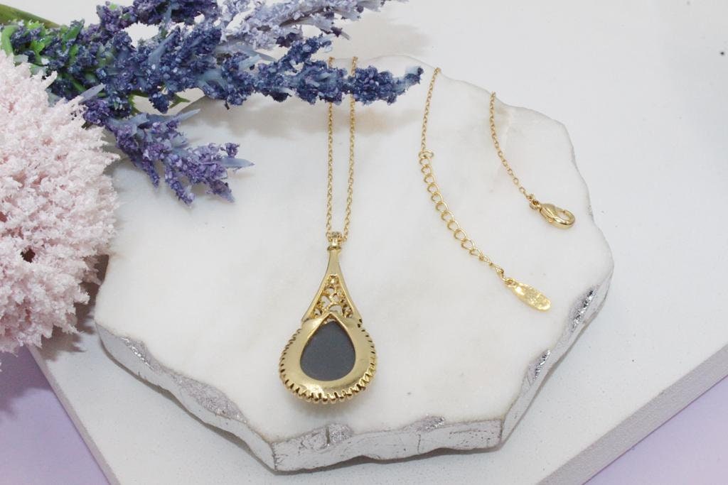 Filigree Tear Drop Set