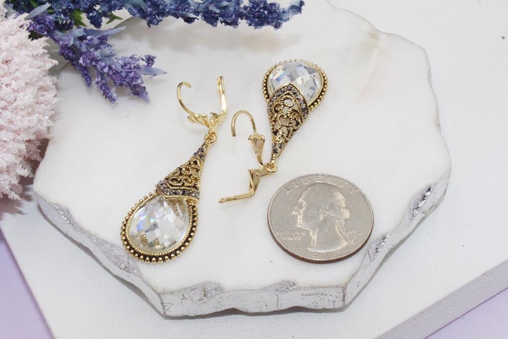 Filigree Tear Drop Set