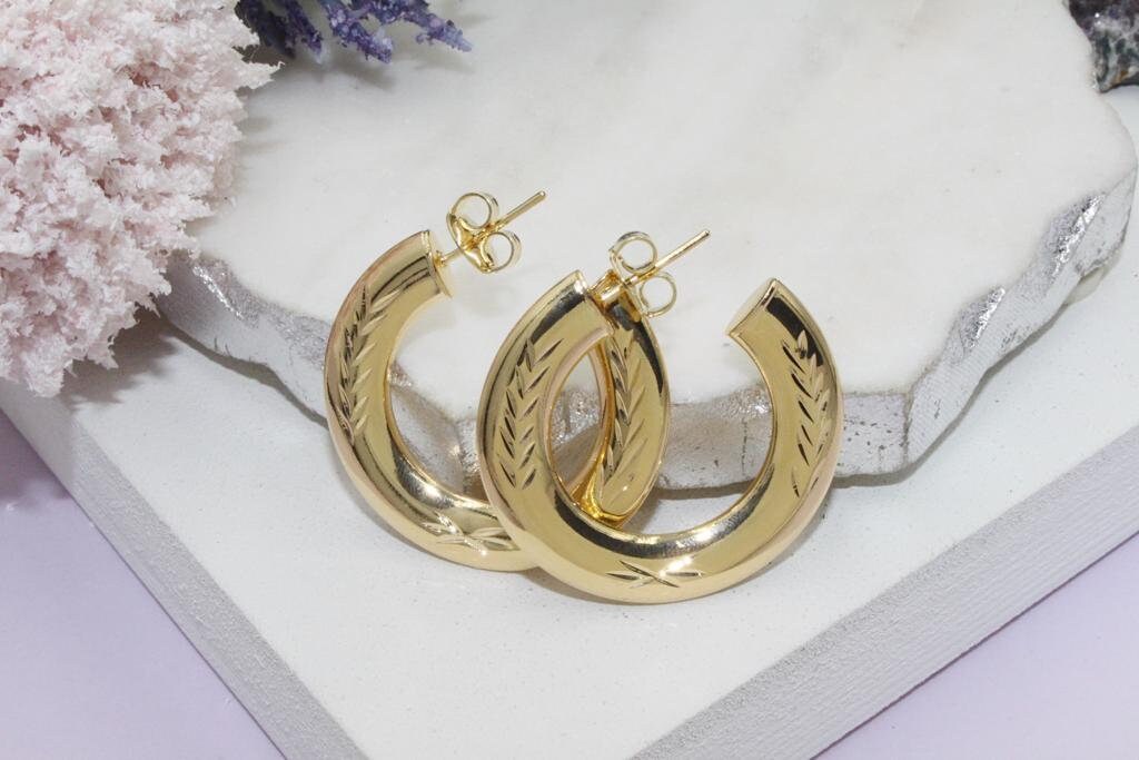 Chunky Arrow Textured Open Hoops