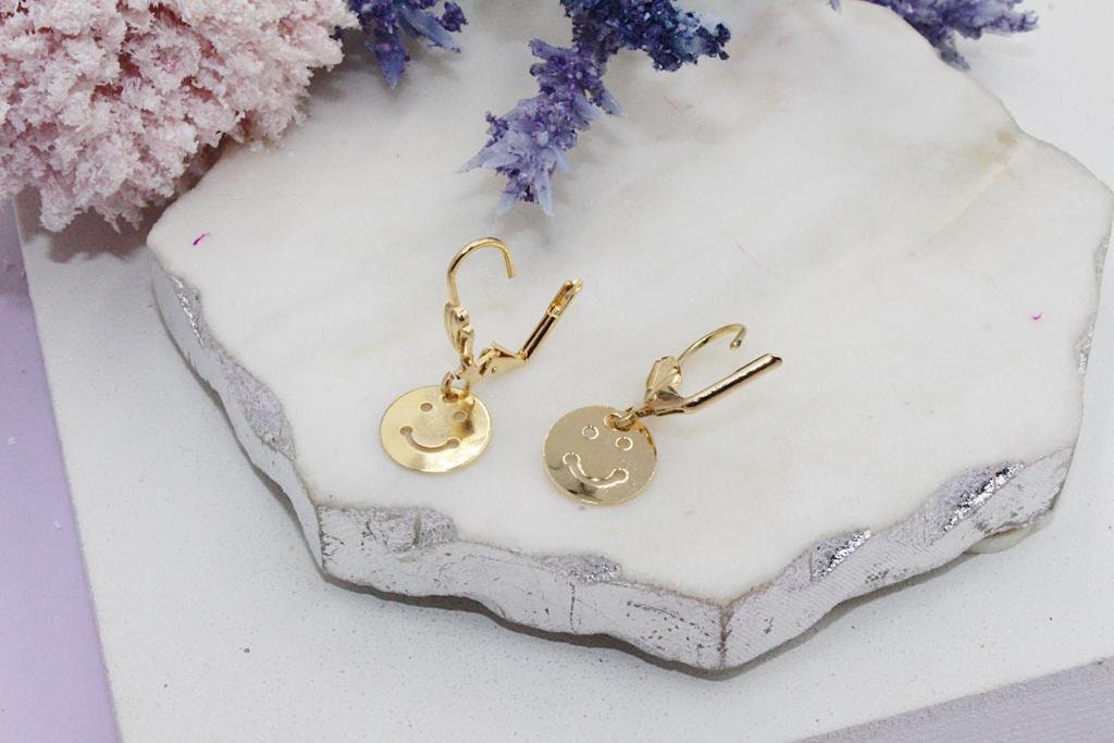 Dainty Smiley Face Dangling Earrings