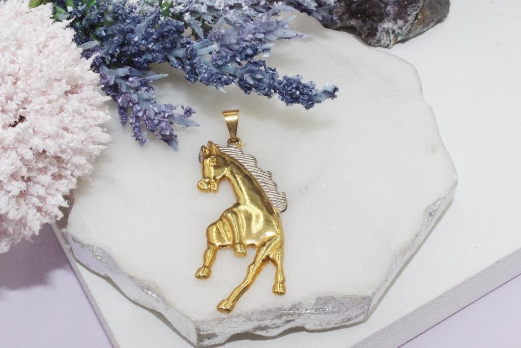 Large Racing Horse Pendant