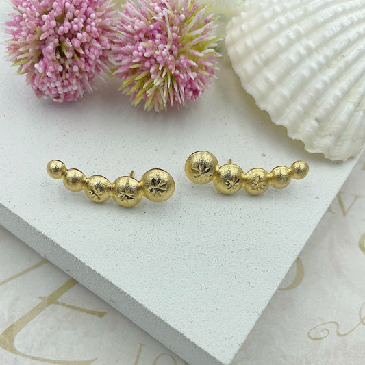 Climbers - 5 Matte Golden Balls Stud Earrings