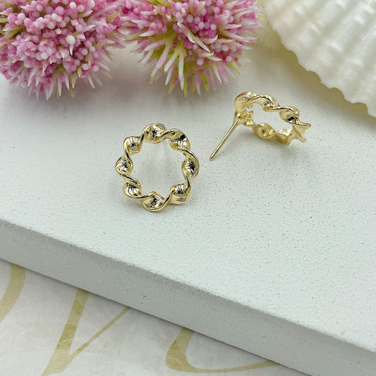 Twisted Circle Stud Earrings