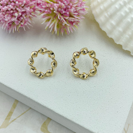 Twisted Circle Stud Earrings