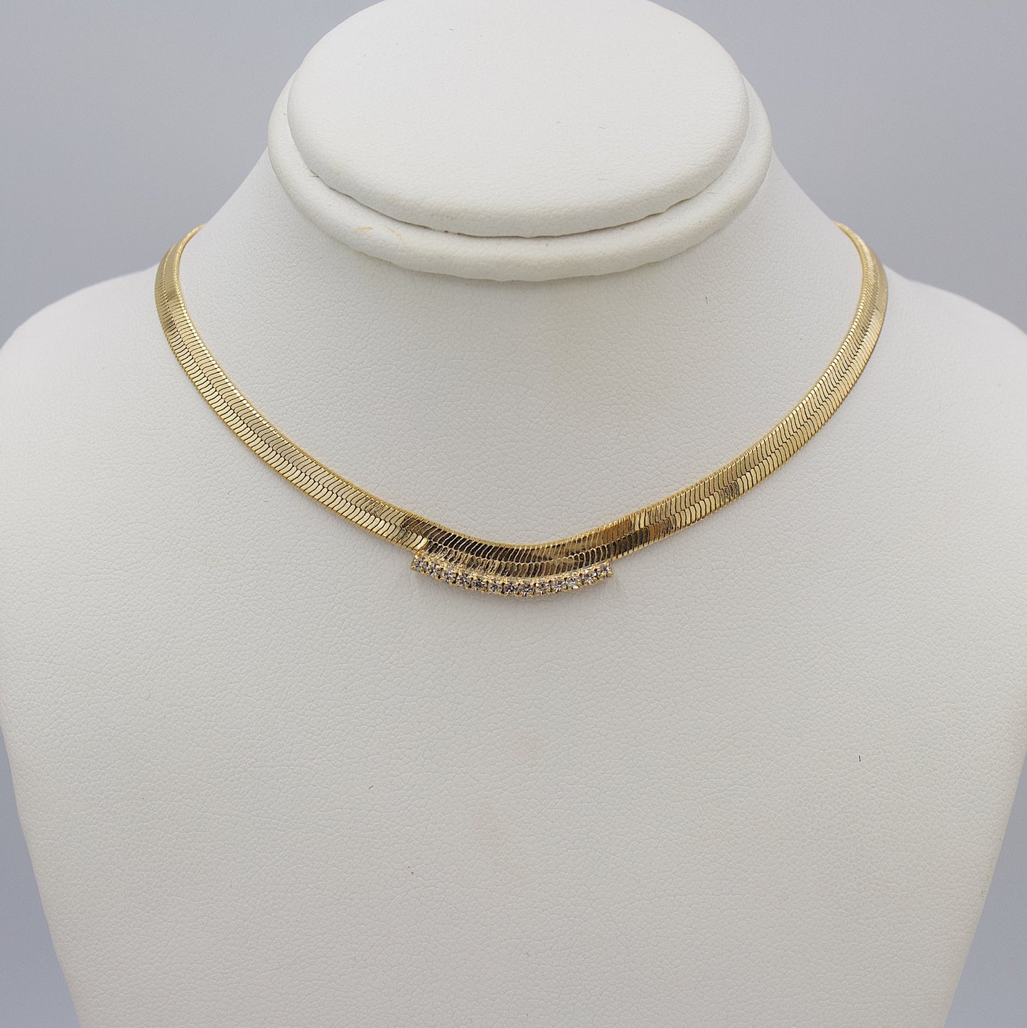 Snake Chain With Glittering Stones Necklace