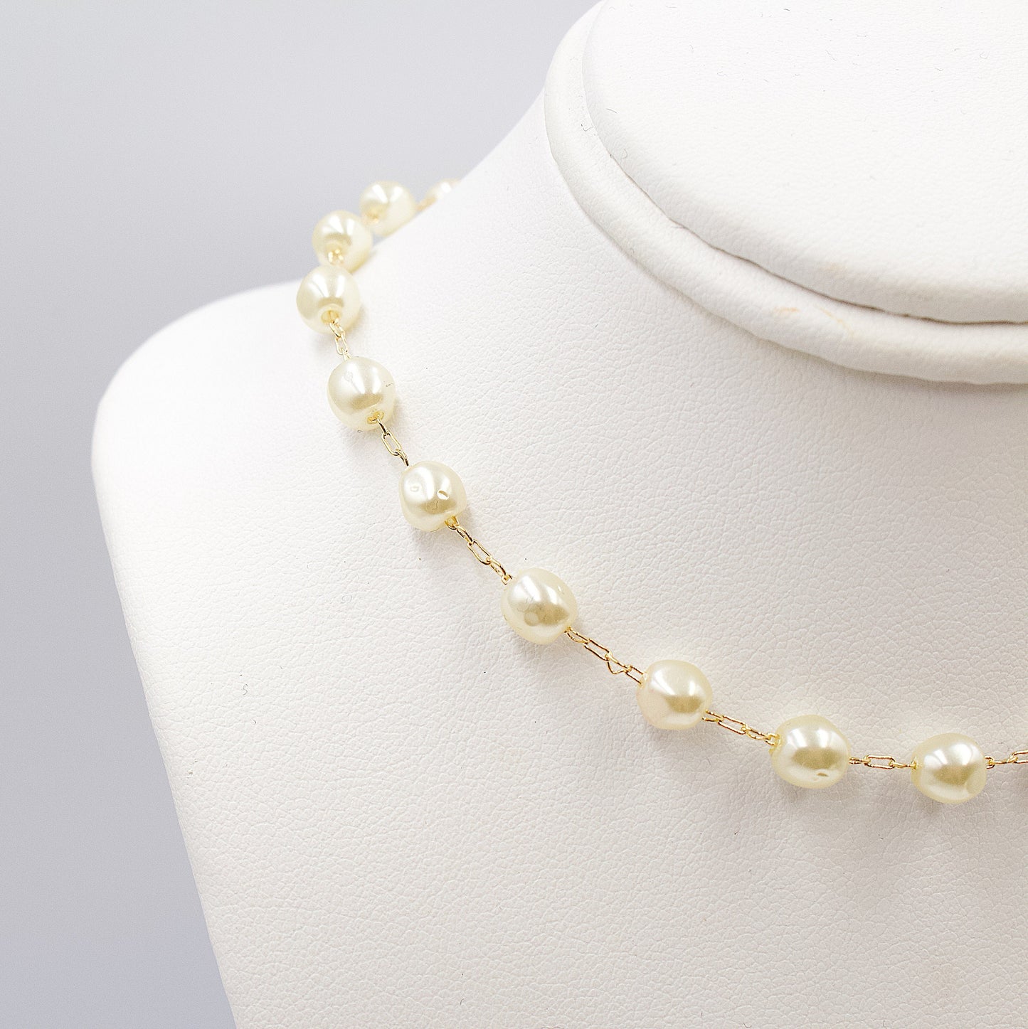 Rounded Pearl Necklace