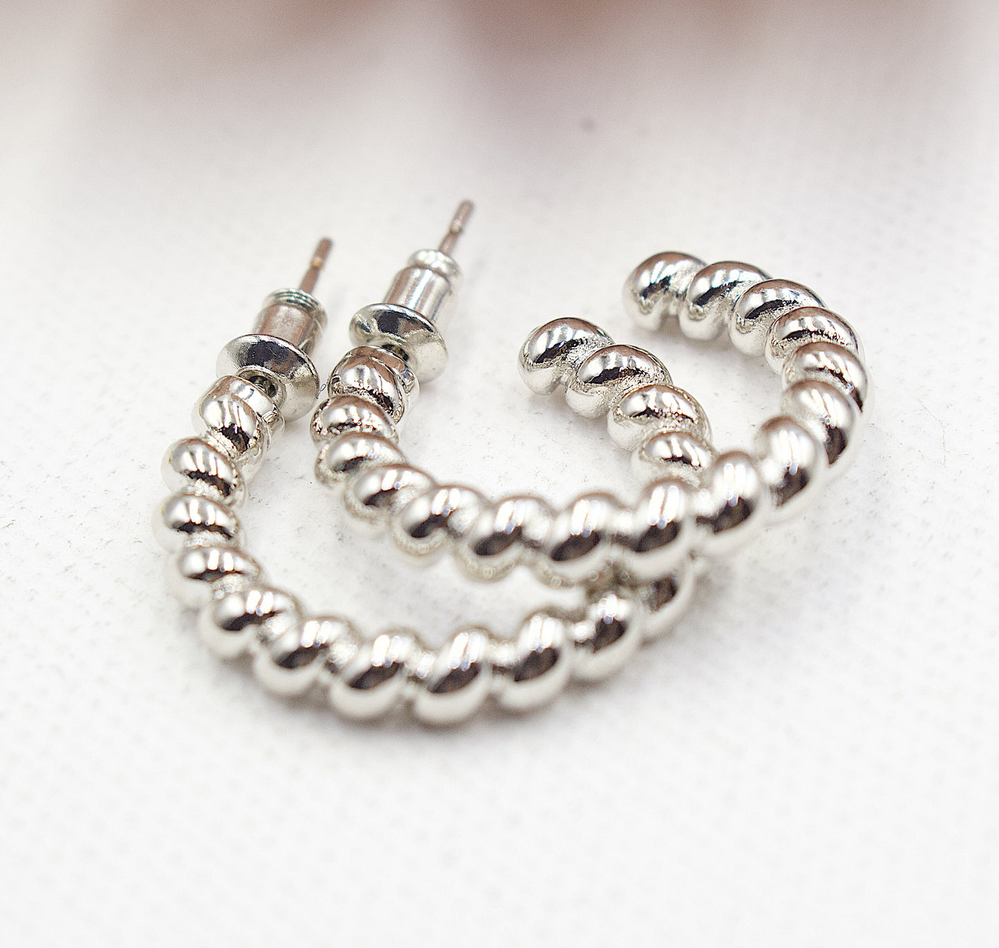 Open Ring With Twisted Metal Earrings