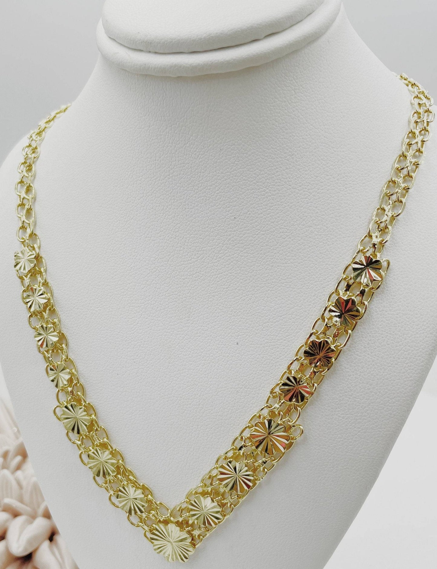 Diamond Cut Flowers Design Necklace