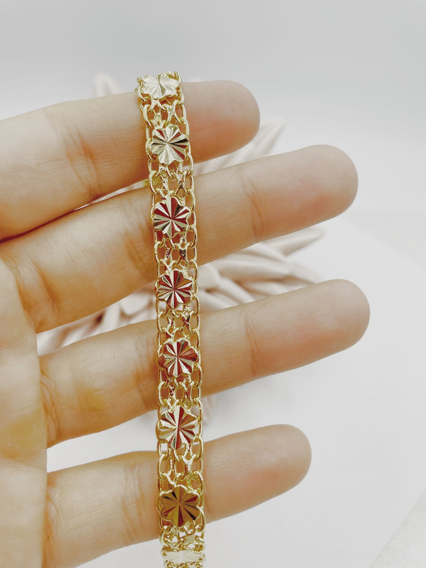 Diamond Cut Flowers Design Bracelet