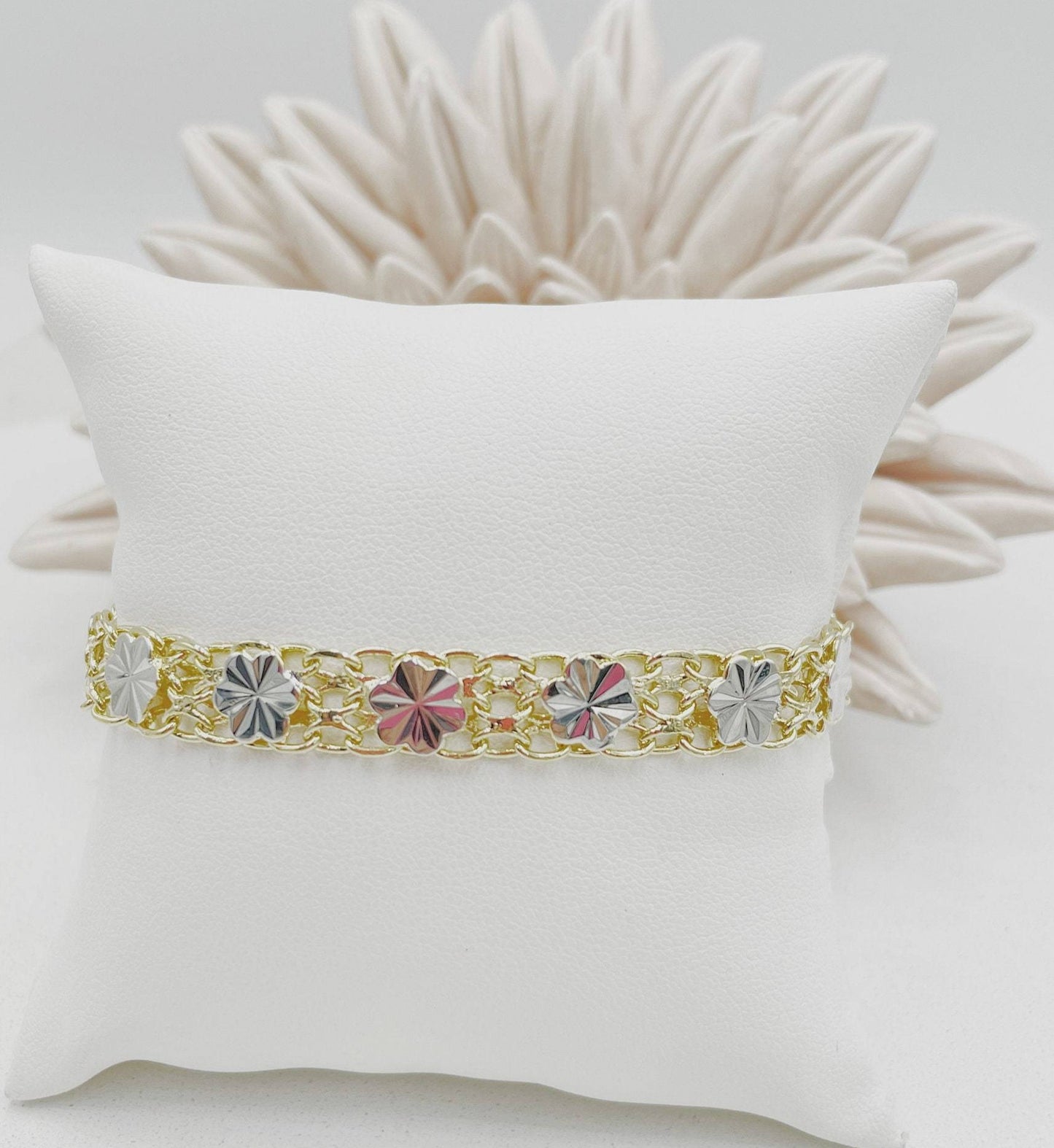 Diamond Cut Flowers Design Bracelet