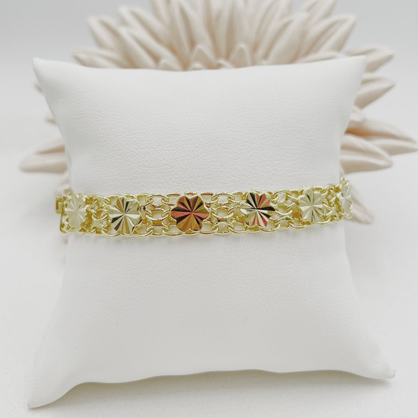 Diamond Cut Flowers Design Bracelet