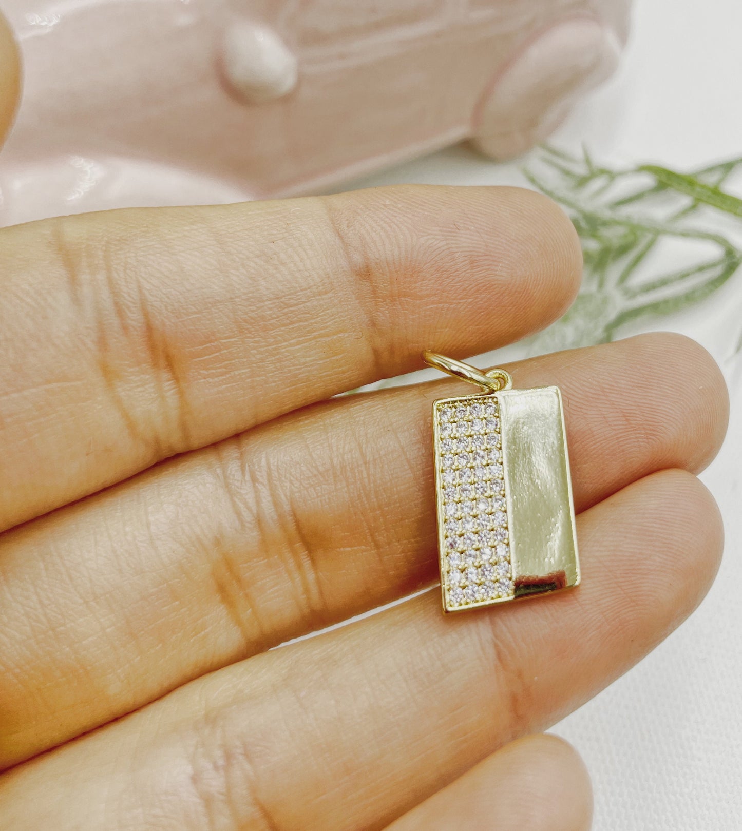 Delicate Shine Rectangular Zirconia Pendant