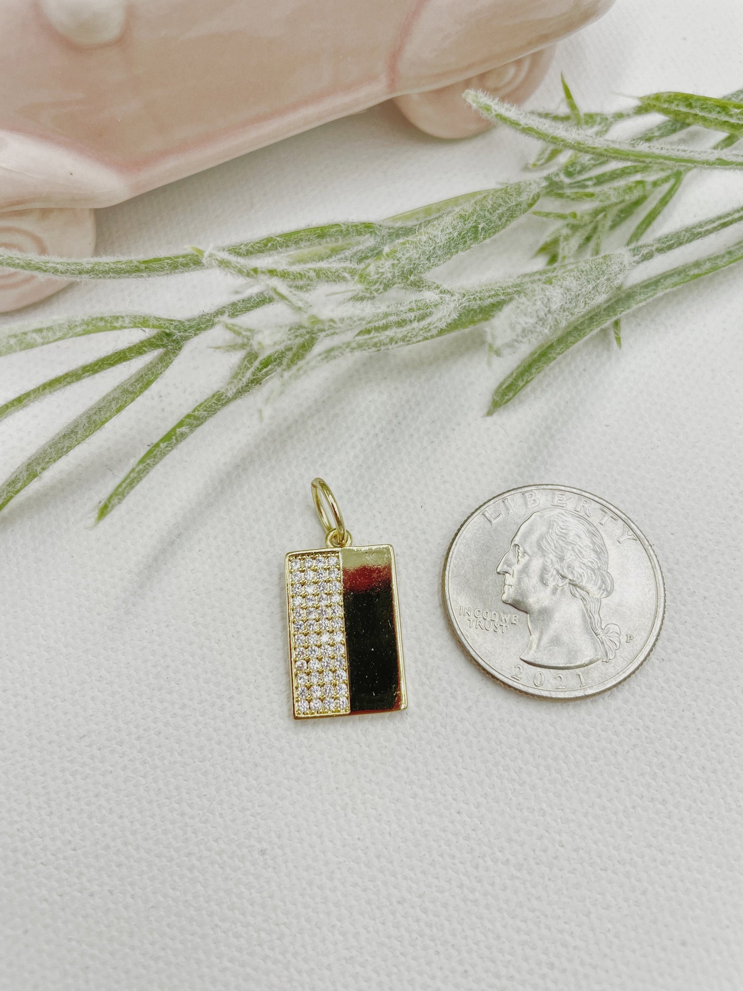 Delicate Shine Rectangular Zirconia Pendant