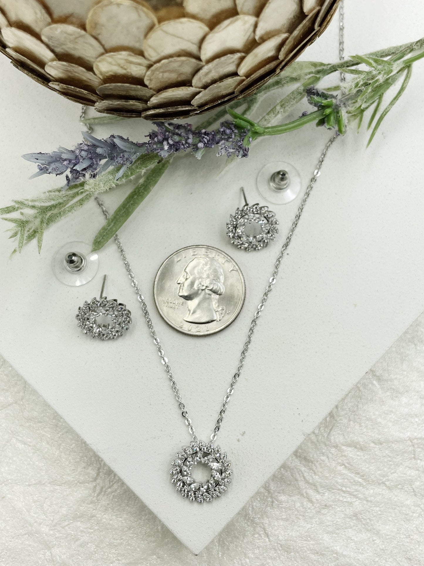 Round Leaves Detail Zirconia Set