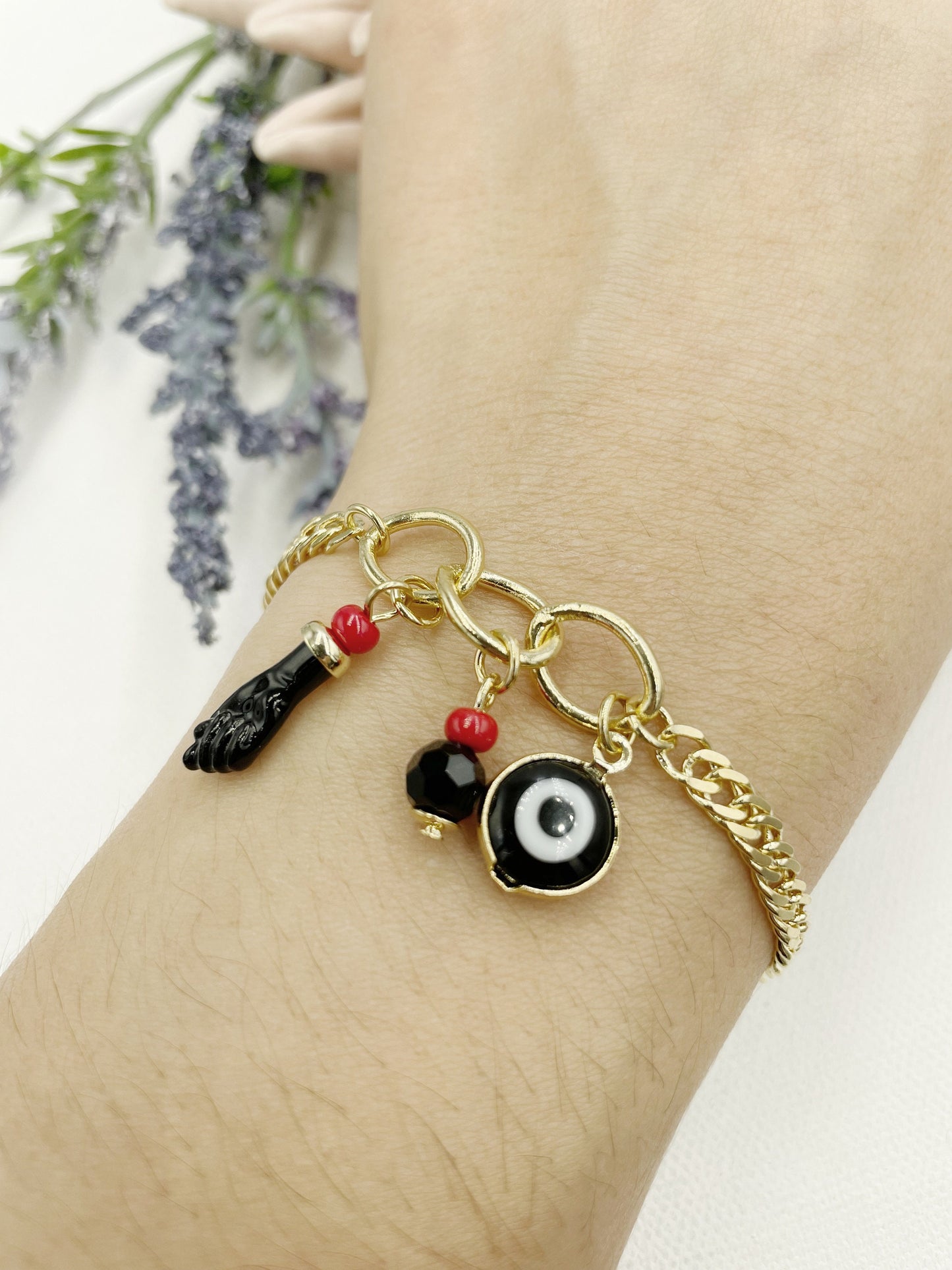 Figa Hand, Evil Eye, Black and Red Beaded Pendant Bracelet